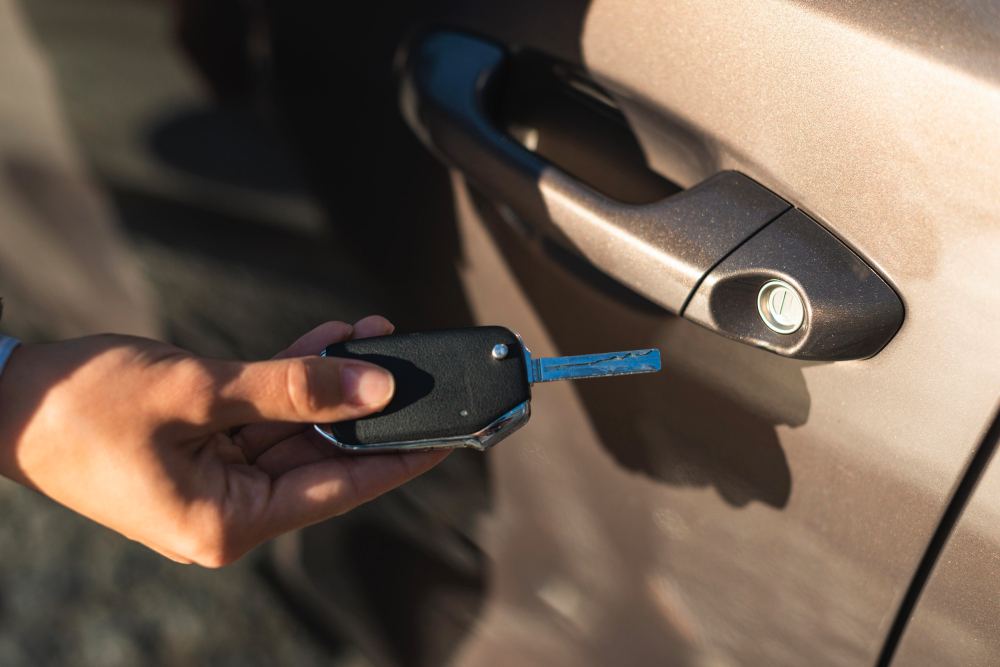 Изработка на автоключове в София — AutoLuxKey
